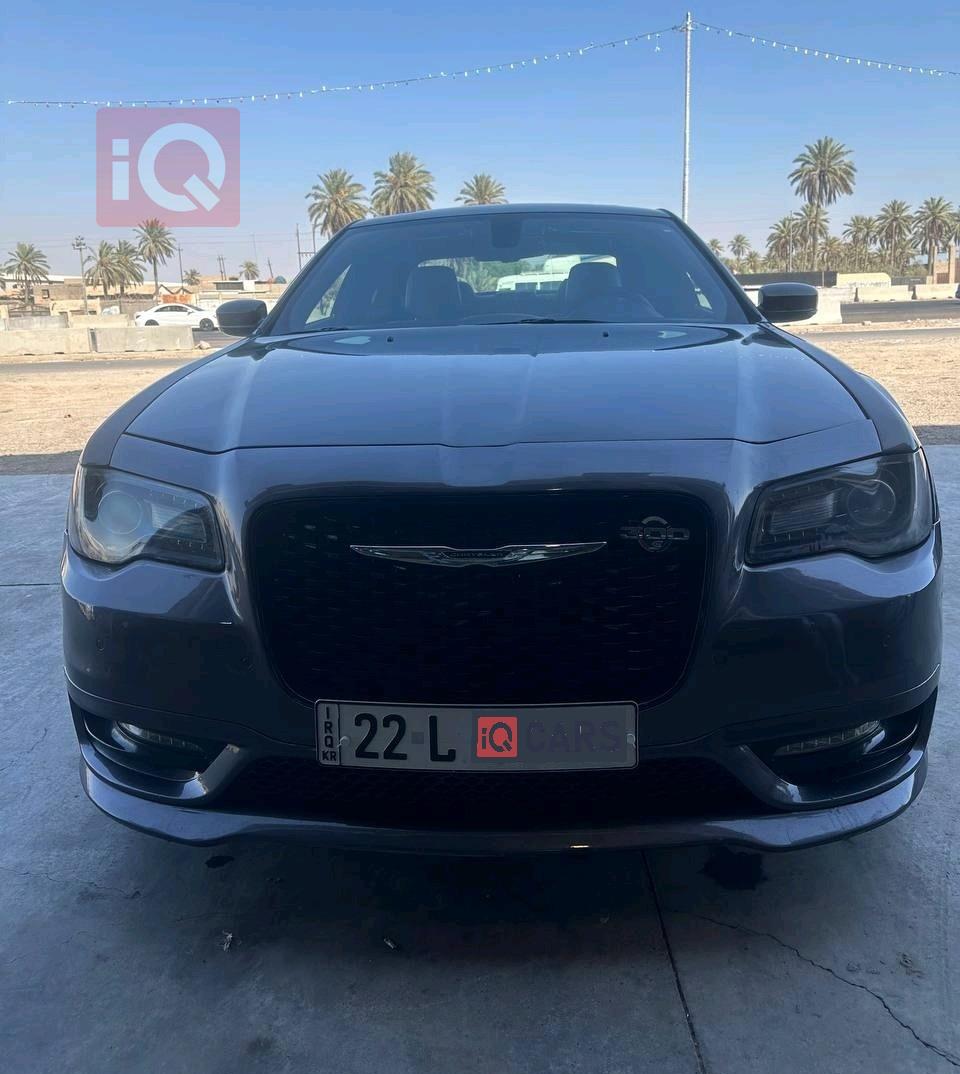 کرایسلەر 300